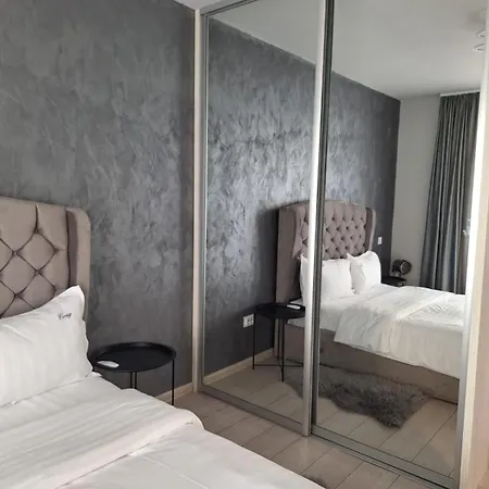 Cozy Deluxe King - Coresi Avantgarden Apartment *